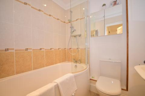 2 bedroom flat to rent, Bowes Hill Rowland's Castle PO9