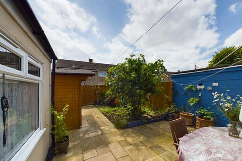 3 bedroom end of terrace house for sale, Cleveland Road, Aylesbury, Buckinghamshire
