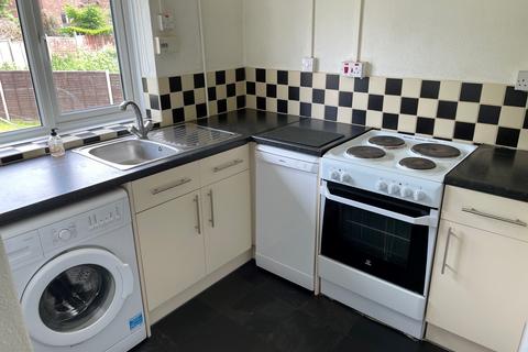 2 bedroom maisonette to rent, Holt Road, Burbage