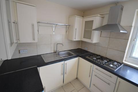 4 bedroom semi-detached house to rent, Headcorn Road, Bromley