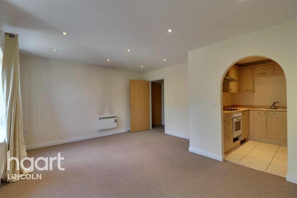 Tiber Road, North Hykeham 2 bed flat to rent £850 pcm (£196 pw)