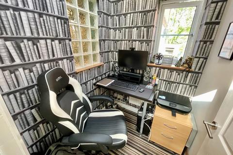 16 Greenriggs, Luton, LU2 9TQ