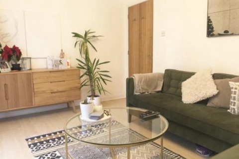 2 bedroom flat to rent, New Cross, London, SE14