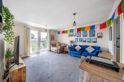 2 bedroom flat for sale, Barley Court, Victory Close, Stanwell, TW19