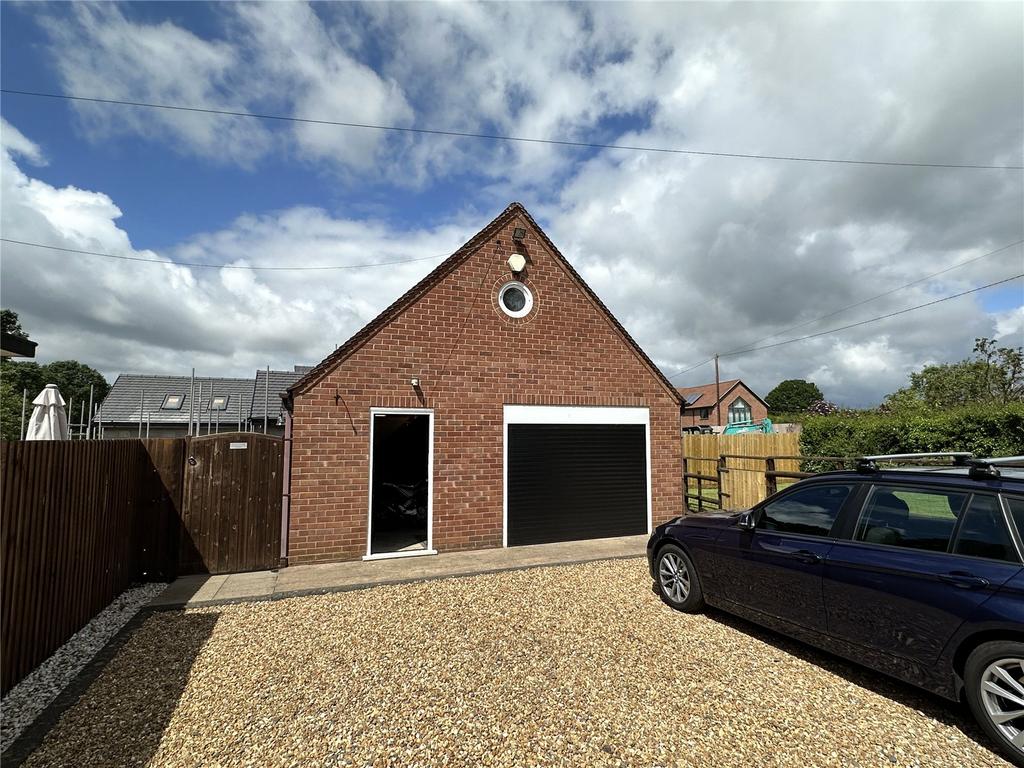 Detached Garage