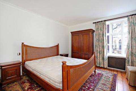 1 bedroom apartment for sale, Chesterfield House, Chesterfield Gardens, Mayfair, London, W1J