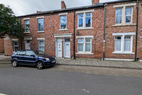 3 bedroom flat for sale, Eglesfield Road, South Shields, NE33