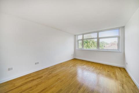 2 bedroom flat for sale, Avenue Road, Highgate
