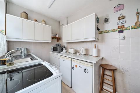 7 Alstone Croft, Cheltenham, GL51 8HB