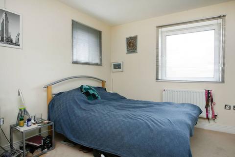 2 bedroom flat to rent, Wards Wharf Approach, Silvertown, London, E16