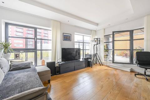 2 bedroom flat for sale, Amelia House, Canary Wharf, London, E14