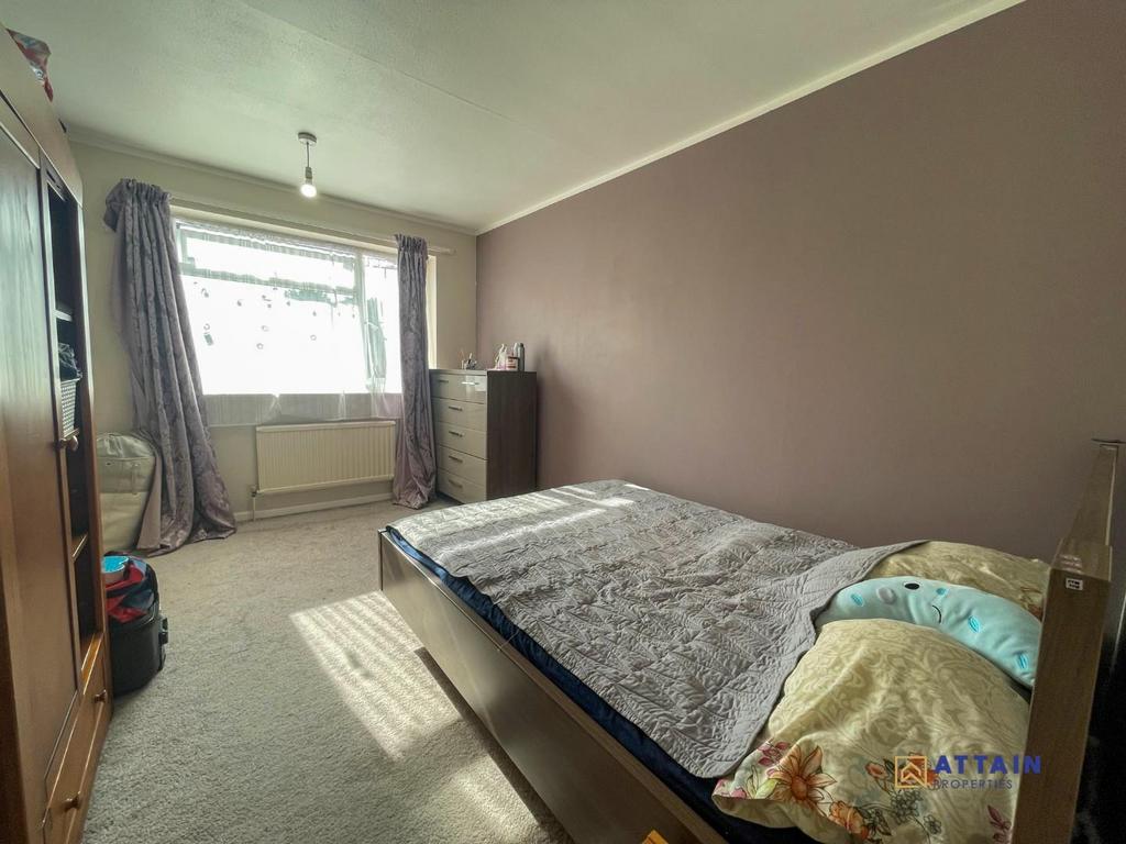 Bedroom 1.jpg