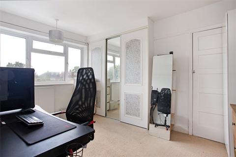 48 Kingsley Grove, Reigate, RH2 8DX