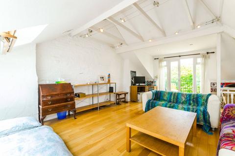 2 bedroom flat to rent, Goldhurst Terrace, Hampstead, London, NW6