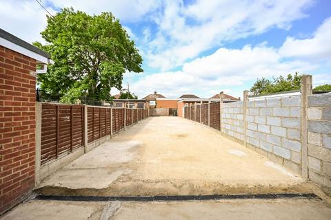 3 bedroom semi-detached house to rent, Hibernia Road, Hounslow, TW3