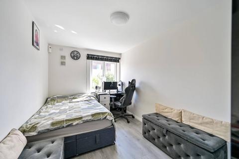 34 Bennett Close, Hounslow, TW4 5AE