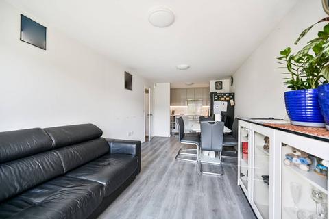 2 bedroom flat for sale, Bennett Close, Hounslow, TW4