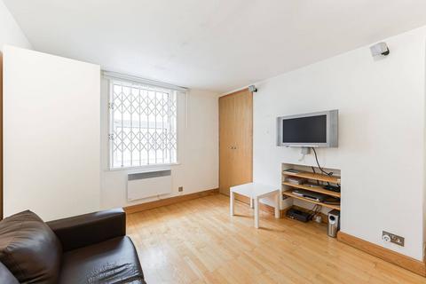 Studio to rent, Gatliff Close, Pimlico, London, SW1W