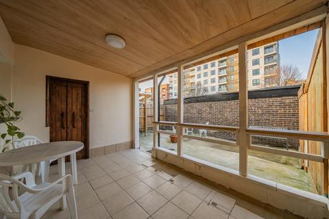 9 Parkstone Road, London, SE15 4UQ