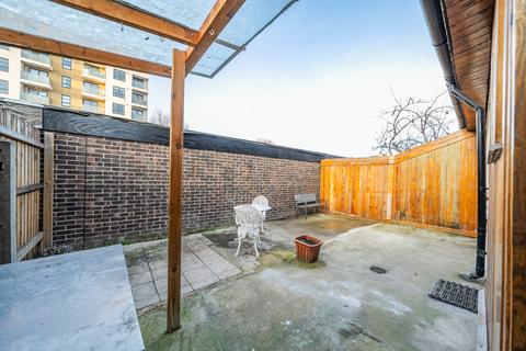 9 Parkstone Road, London, SE15 4UQ