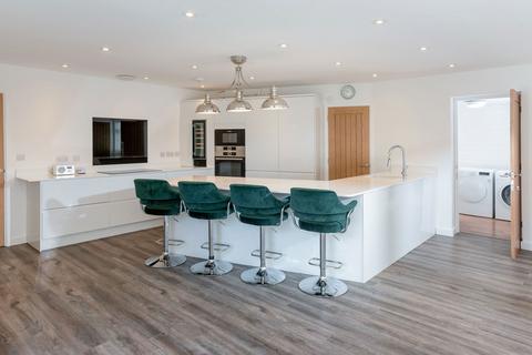 124 Earlswood Common, Earlswood, Solihull, B94 5SH