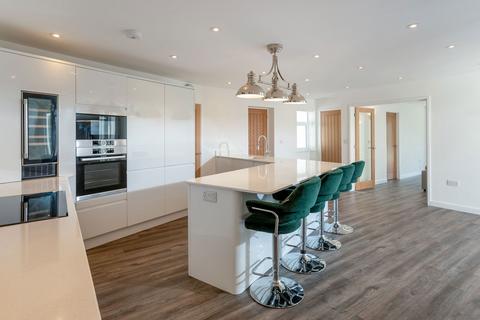 124 Earlswood Common, Earlswood, Solihull, B94 5SH