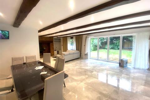 5 bedroom detached house to rent, Swakeleys Road, Ickenham, Uxbridge, Middlesex, UB10