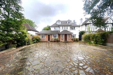 5 bedroom detached house to rent, Swakeleys Road, Ickenham, Uxbridge, Middlesex, UB10