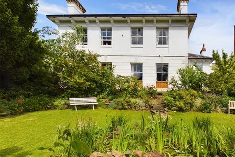 Flat 3, 11 Lansdowne Crescent, Worcester, WR3 8JE