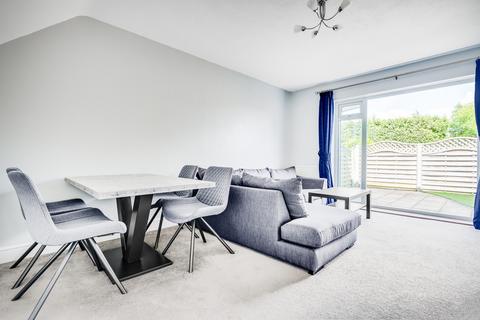 93 May Close, Chessington, KT9 2AP