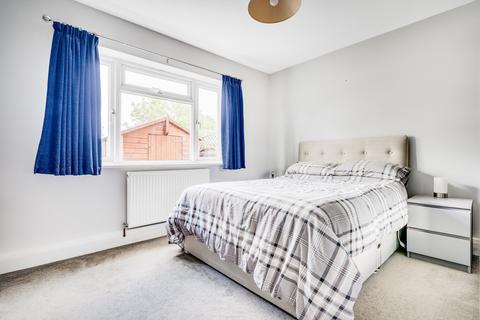 93 May Close, Chessington, KT9 2AP