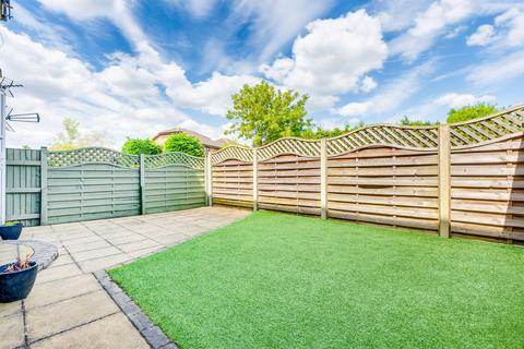 93 May Close, Chessington, KT9 2AP