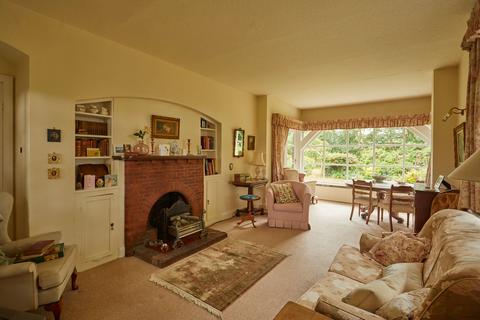855 Halifax Road, Scholes, Cleckheaton, BD19 6LP