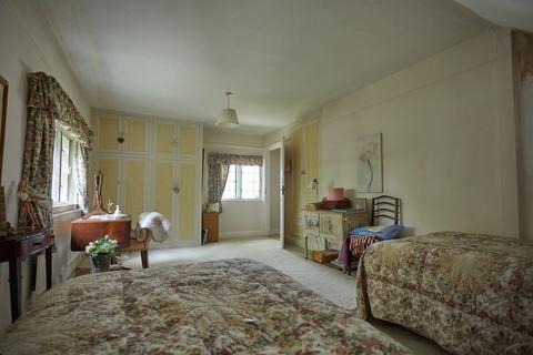 855 Halifax Road, Scholes, Cleckheaton, BD19 6LP