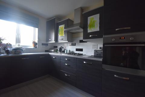 18 Admiral Way, Exeter, EX2 7GA