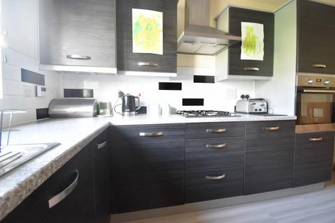 18 Admiral Way, Exeter, EX2 7GA