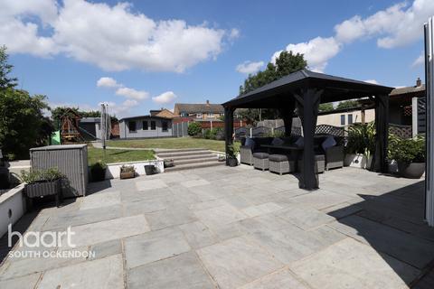 29 Park Lane, Aveley, South Ockendon, RM15 4UB
