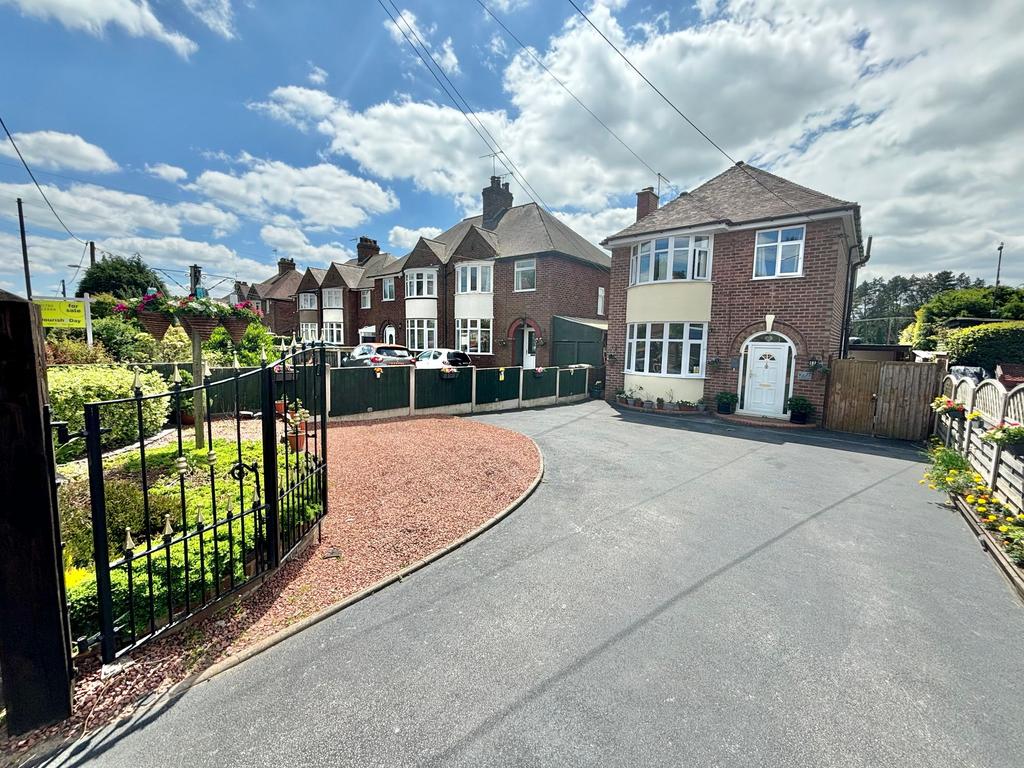 Creswell Grove, Stafford, ST18 3 bed detached house for sale £325,000