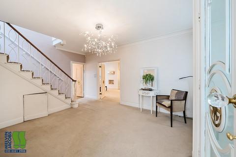 5 bedroom detached house for sale, Cheyne Walk, London, Greater London. NW4 3QJ