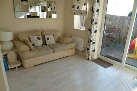 2 bedroom semi-detached house to rent, Weave Close, Nottingham, Nottinghamshire, NG6