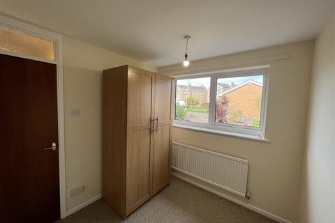 2 bedroom bungalow to rent, Castleton Close, Hucknall, Nottingham, Nottinghamshire, NG15