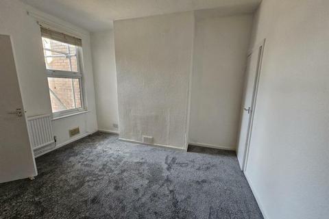 3 bedroom terraced house to rent, Lees Hill Street, Nottingham, Nottinghamshire, NG2