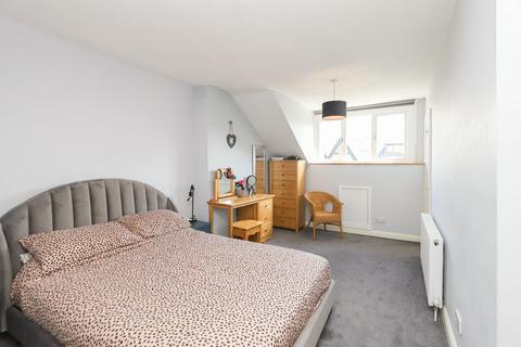 8 Aldred Road, Sheffield, S10 1PD