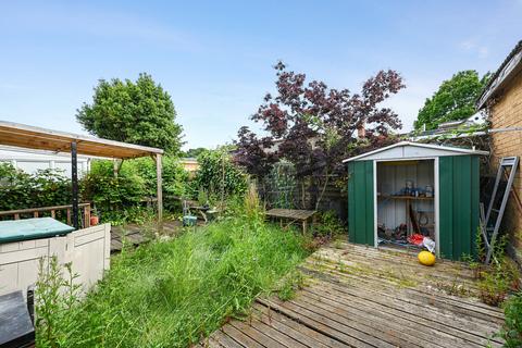 3 bedroom semi-detached bungalow for sale, Farndale Crescent, Greenford, UB6