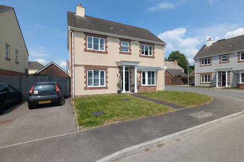 4 bedroom detached house for sale, Erw'r Brenhinoedd, Llandybie, Ammanford, SA18