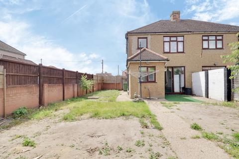 3 bedroom semi-detached house for sale, Lake Avenue, Rainham RM13