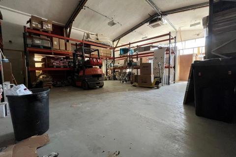 Industrial unit to rent, Unit 6 Appletree Barns, Folly Lane, Copdock, Ipswich, Suffolk, IP8