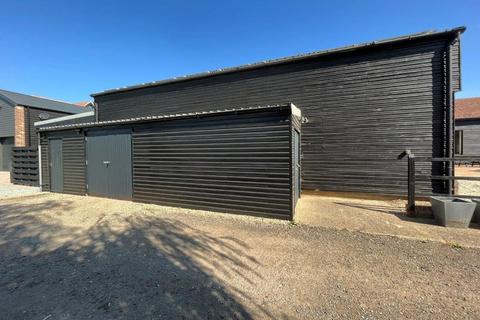 Industrial unit to rent, Unit 6 Appletree Barns, Folly Lane, Copdock, Ipswich, Suffolk, IP8