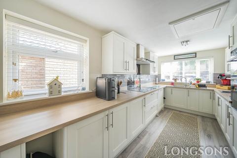 5 Blenheim Way, Watton, Thetford, IP25 6XS