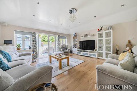 5 Blenheim Way, Watton, Thetford, IP25 6XS